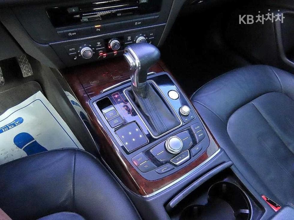 Audi NEW A63.0 Turbo Diesel Injection 콰트로 C6 - 10