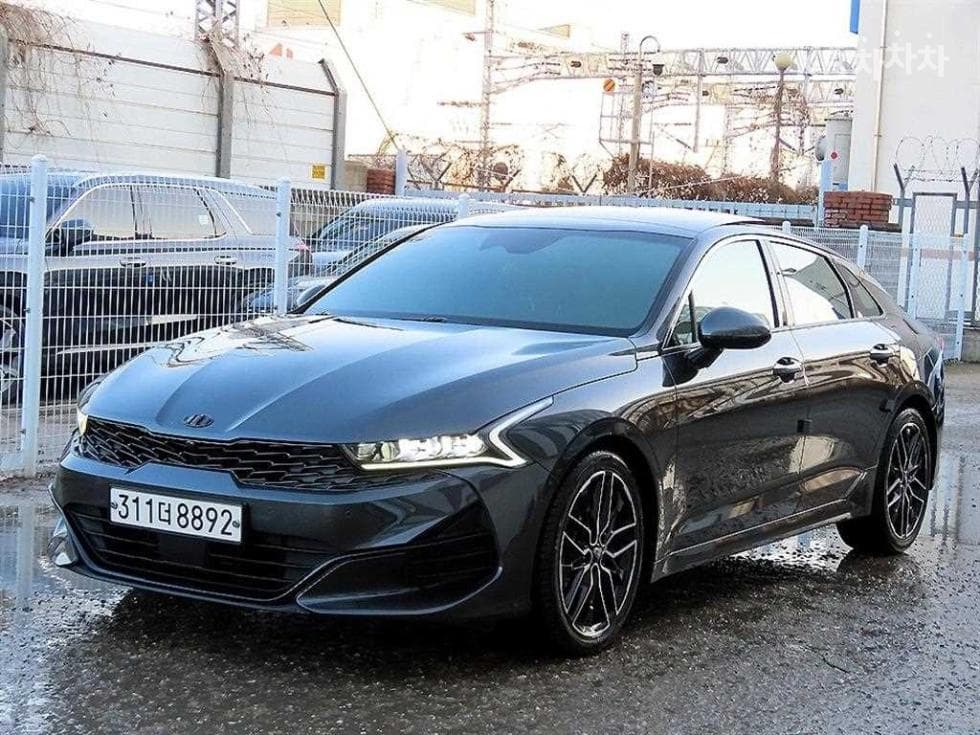 Kia K5 3rd Gen 1.6 Gasoline Turbo Signature - Image 1