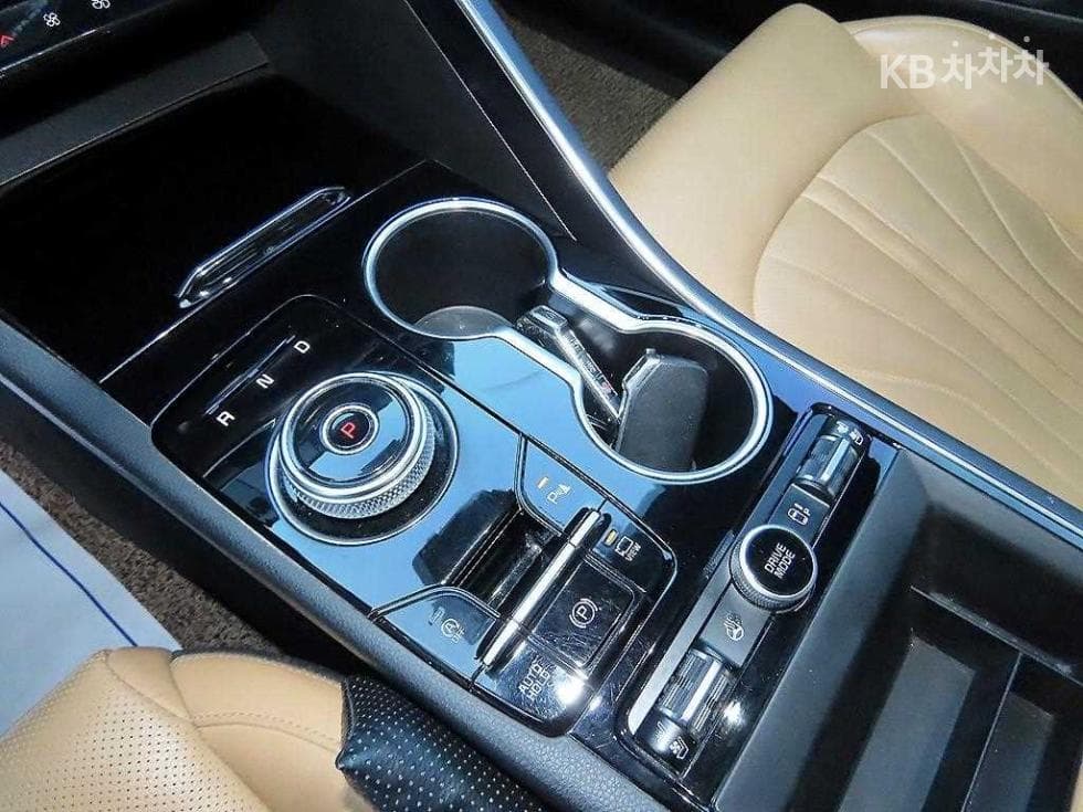 Kia K5 3rd Gen1.6 Gasoline Turbo Signature - 10