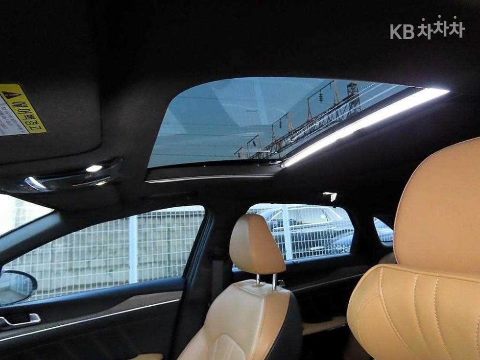 Kia K5 3rd Gen1.6 Gasoline Turbo Signature - 17