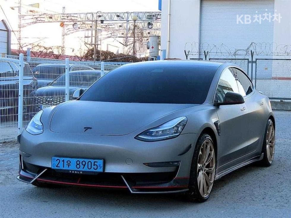 테슬라 Model 3 Performance - Image 1