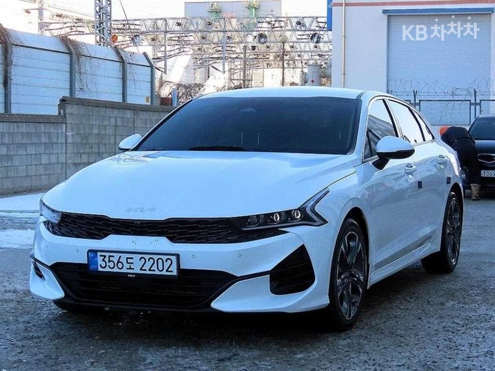 Kia K5 3rd Gen 2.0 Gasoline Noblesse - Image 1