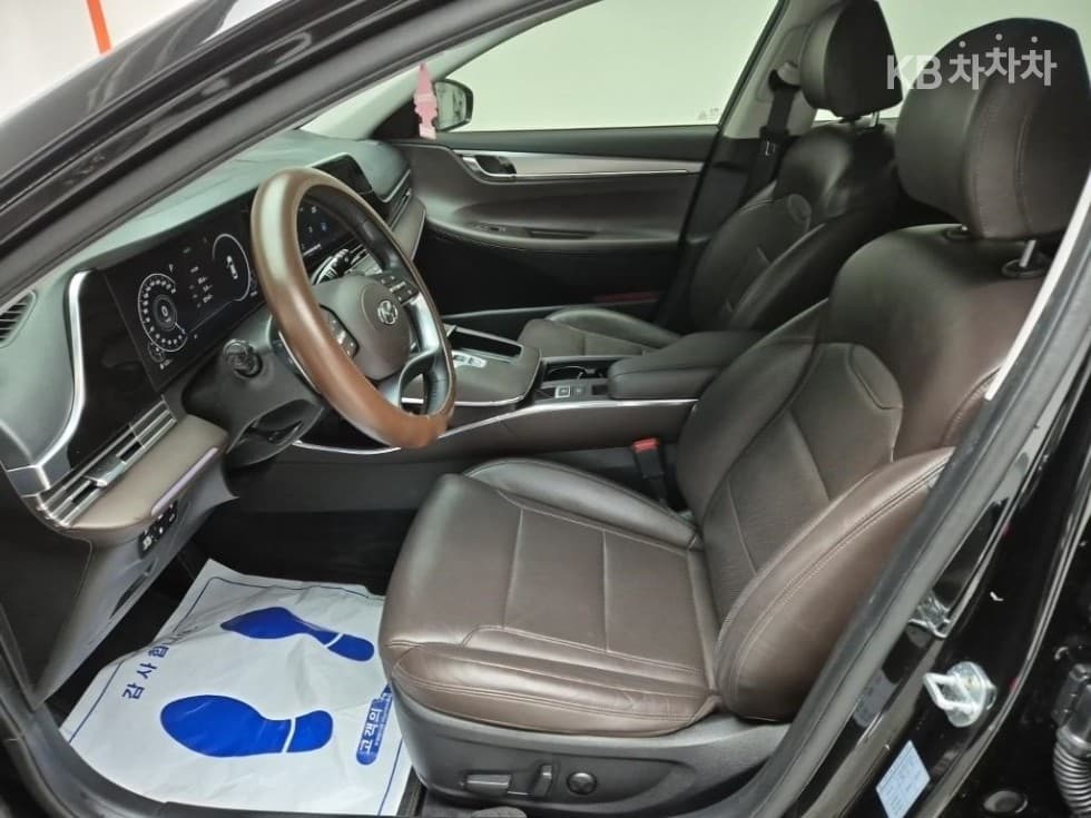 Hyundai The New (facelift) Grandeur (Azera)2.5 Premium 초이스 - 11