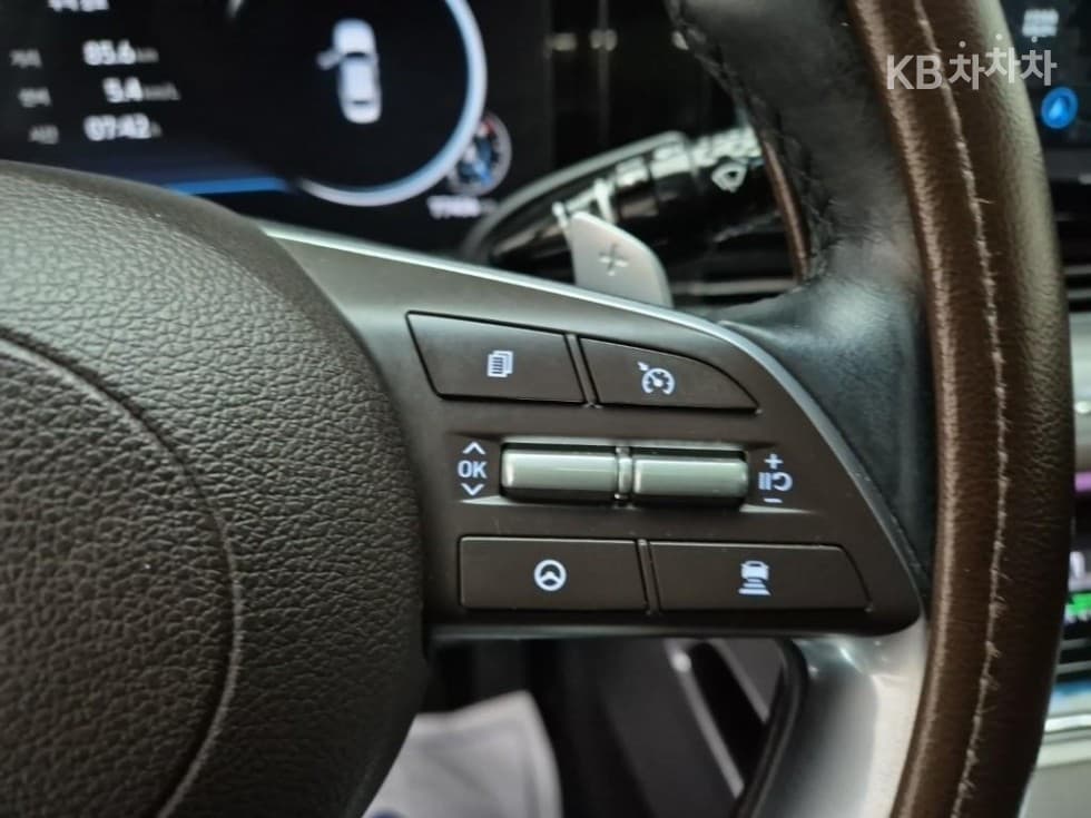 Hyundai The New (facelift) Grandeur (Azera)2.5 Premium 초이스 - 15