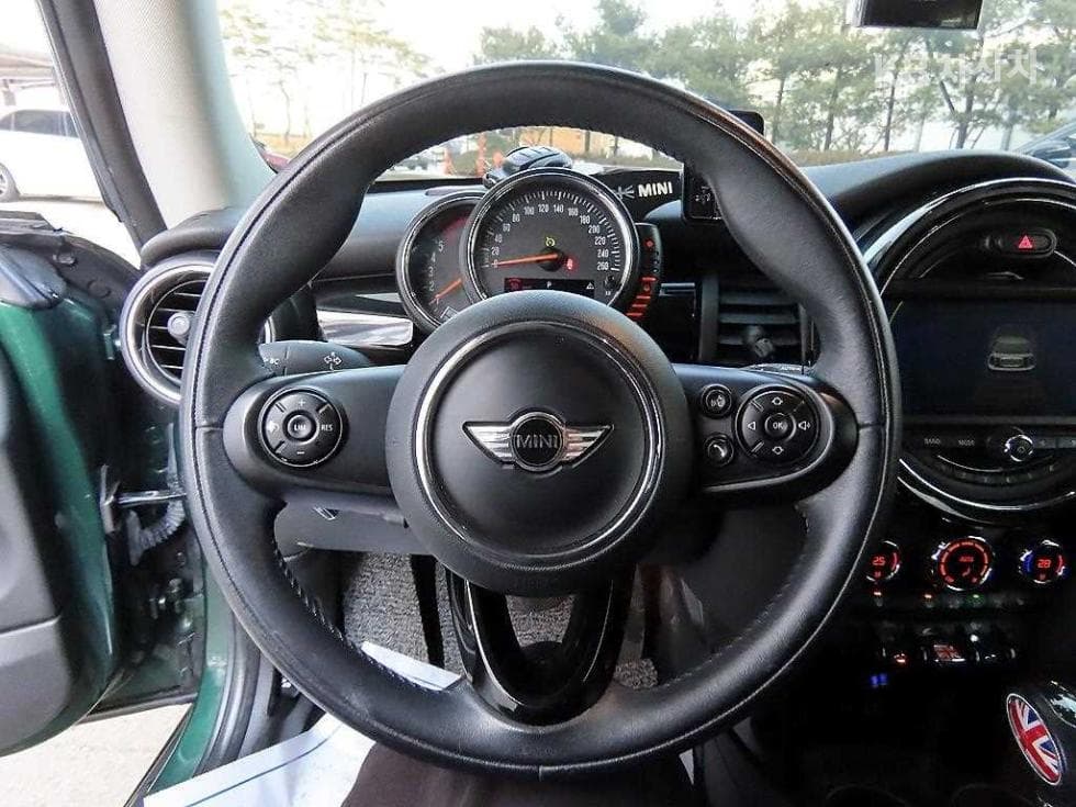 Mini Cooper 3도어D 1.5 하이트림 - 8