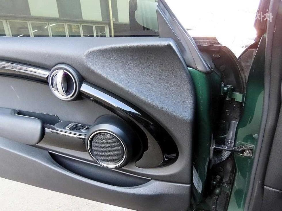 Mini Cooper 3도어D 1.5 하이트림 - 11