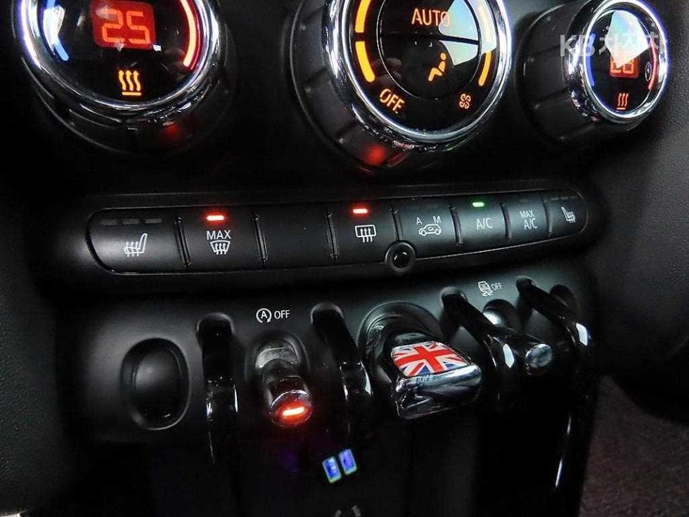 Mini Cooper 3도어D 1.5 하이트림 - 12