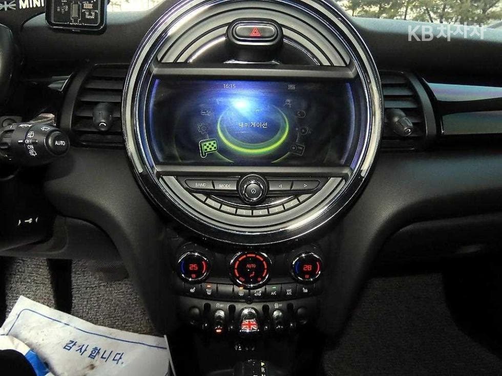 Mini Cooper 3도어D 1.5 하이트림 - 13