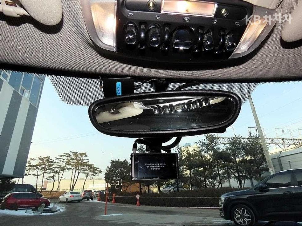 Mini Cooper 3도어D 1.5 하이트림 - 16