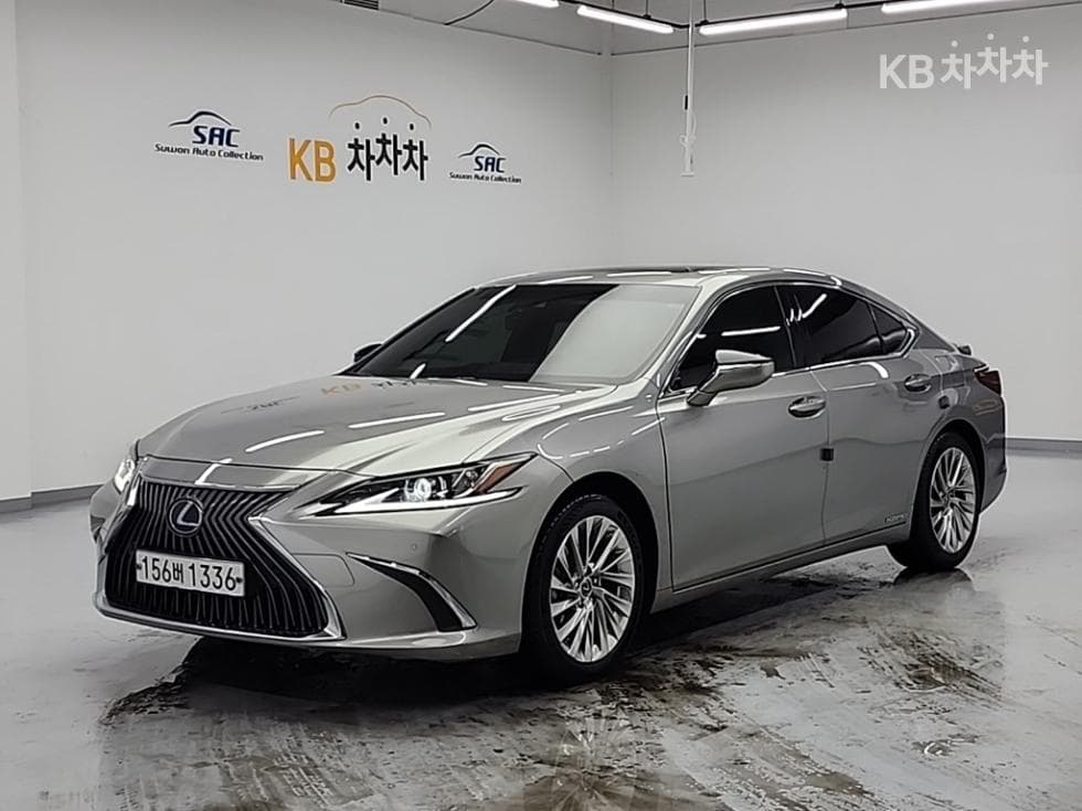 Lexus Нов 제너Рей (ван)션 ES 300h Luxury+ - Image 1