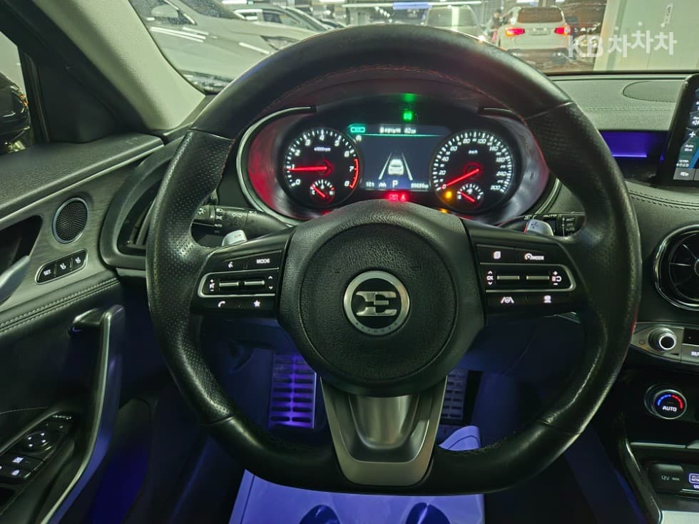 Киа Stinger Майстор2.5L бензин Турбо 2WD Masters - 14