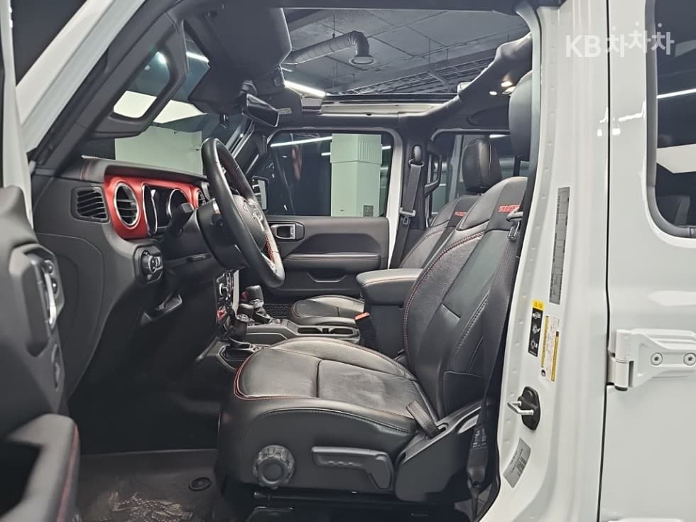 지프 랭글러 (JL)2.0 루비콘 파워Товарна надстройка 4도어 Стандартен - 18