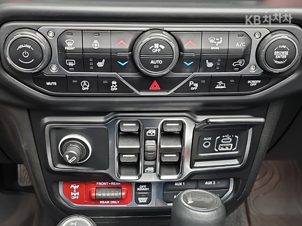 지프 랭글러 (JL)2.0 루비콘 파워Товарна надстройка 4도어 Стандартен - 15