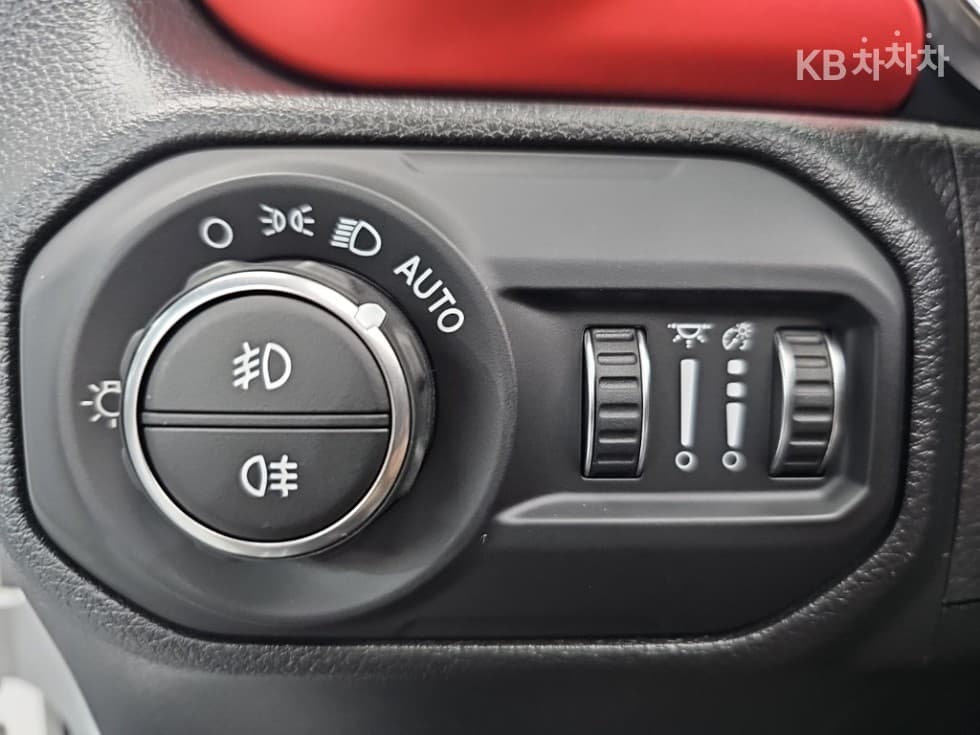 지프 랭글러 (JL)2.0 루비콘 파워Товарна надстройка 4도어 Стандартен - 14