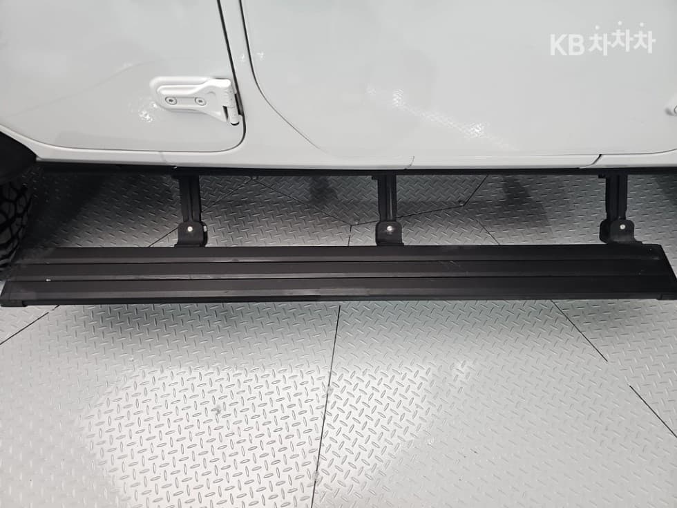 지프 랭글러 (JL)2.0 루비콘 파워Товарна надстройка 4도어 Стандартен - 24