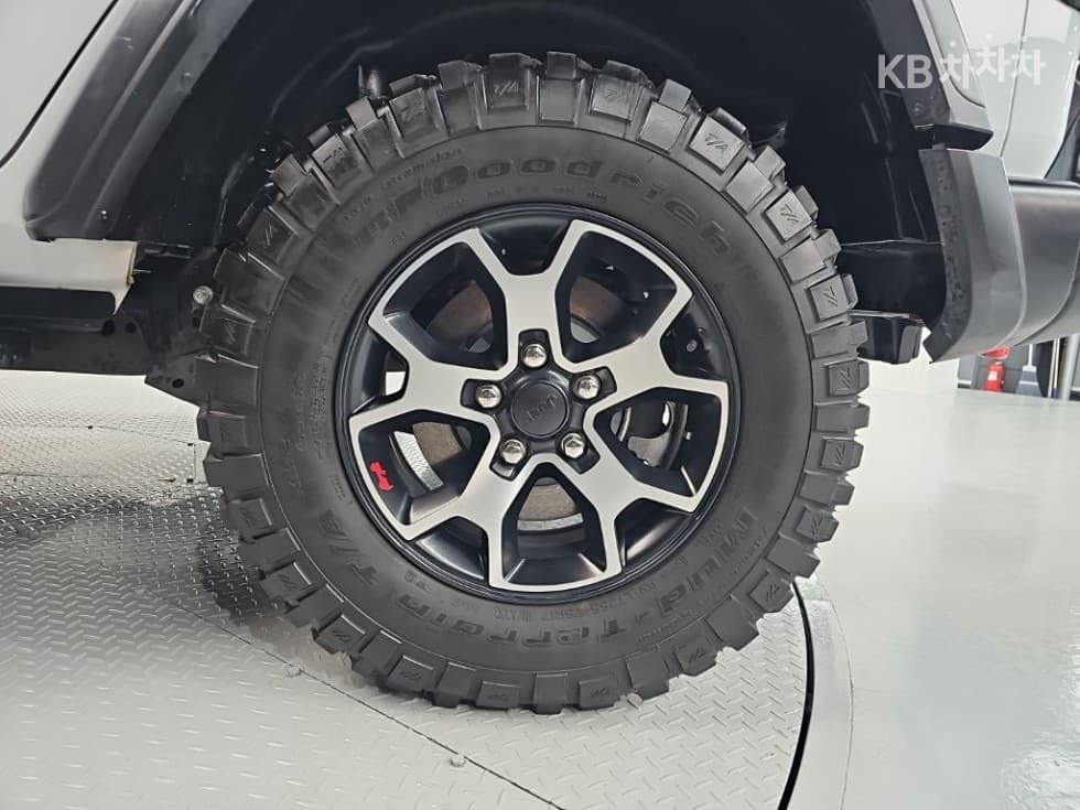 지프 랭글러 (JL)2.0 루비콘 파워Товарна надстройка 4도어 Стандартен - 26