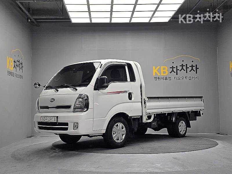 Киа The New (фейслифт) Бонго 3 (лек) 1 тон Королевска кабина LPI Удължено междуосие 2WD GL - Image 1