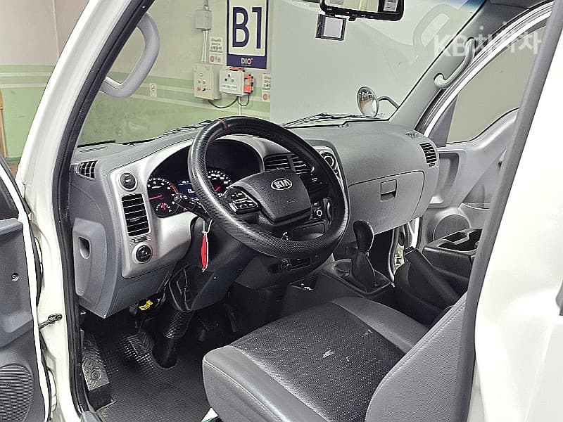 Kia The New (facelift) Bongo 3 (light truck)1 Ton King Cab LPI Extra Long 2WD GL - 4