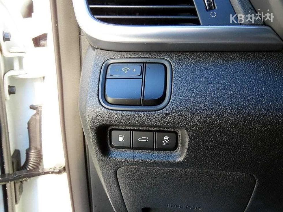 Kia K5 Second generation2.0 Gasoline MX Noblesse - 12