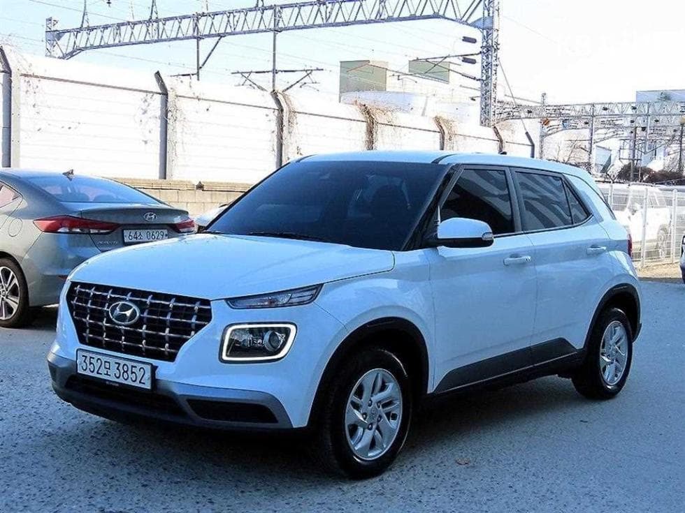 Hyundai Venue Gasoline 1.6 Modern - Image 1