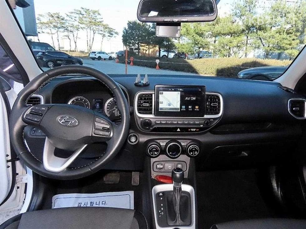 Hyundai VenueGasoline 1.6 Modern - 7