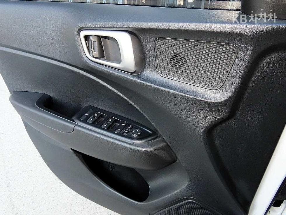 Hyundai VenueGasoline 1.6 Modern - 11