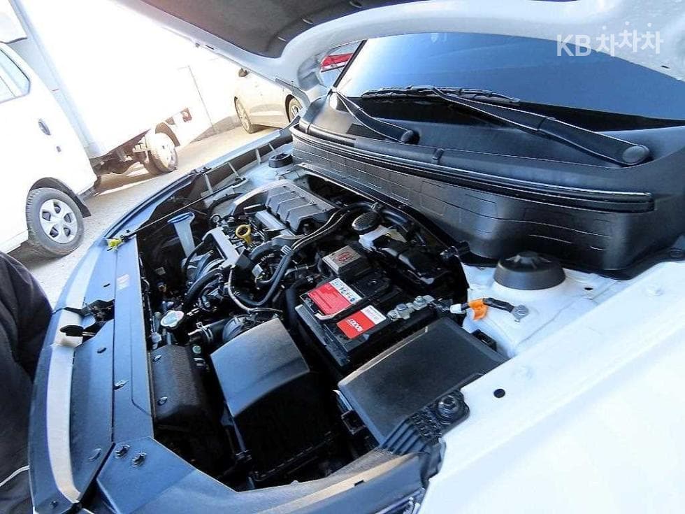 Hyundai VenueGasoline 1.6 Modern - 17