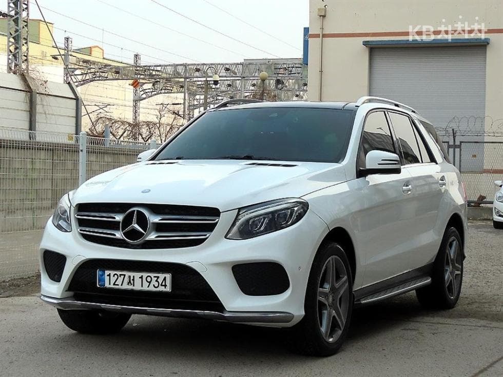 Mercedes-Benz GLE(W166) 350 d 4Matic Standard - Image 1