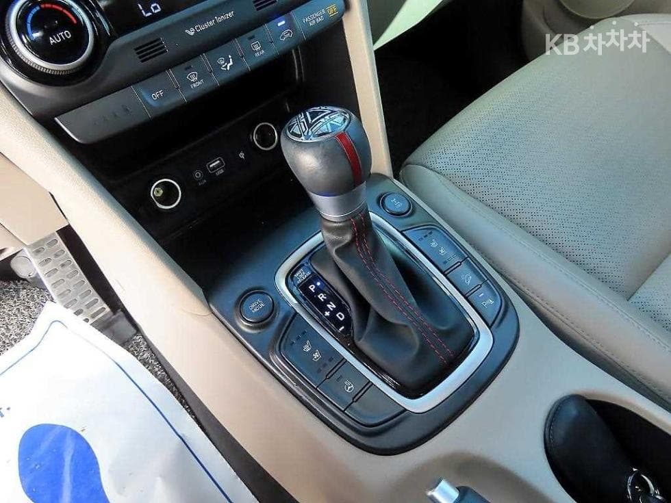 Хюндай Kona1.6 Турбо 4x4 Premium - 11