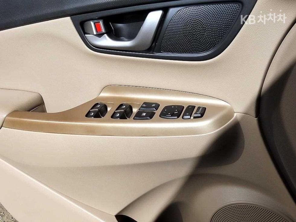 Хюндай Kona1.6 Турбо 4x4 Premium - 12