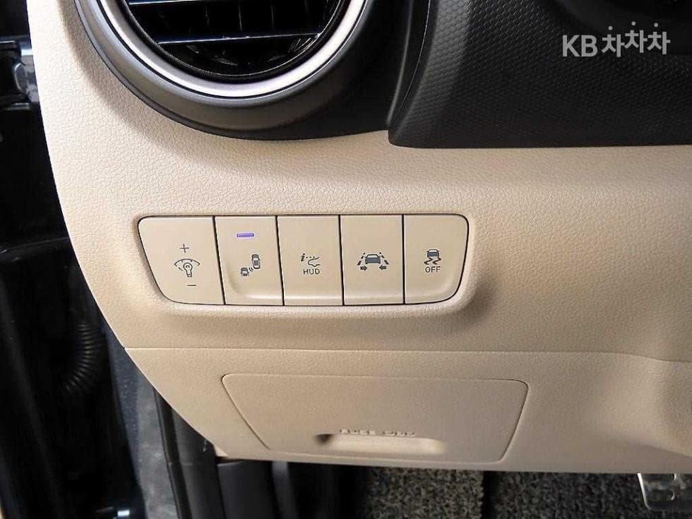 Хюндай Kona1.6 Турбо 4x4 Premium - 13