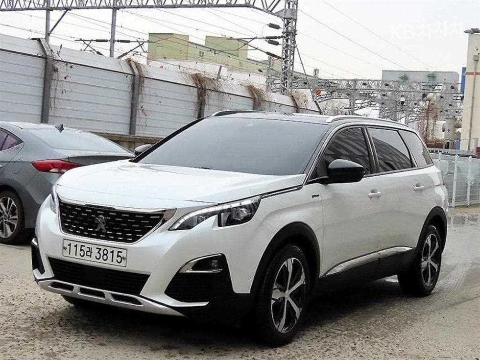 Peugeot 5008 1.5 Blue HDi GT Line - Image 1