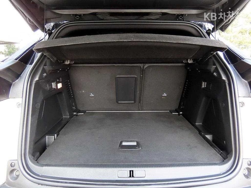 Peugeot 3008 Second generation1.5 BlueHDi GT - 18