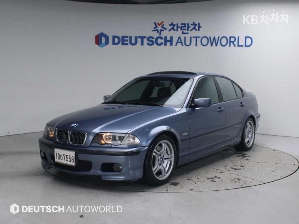 BMW 3 Series 330i - Image 1