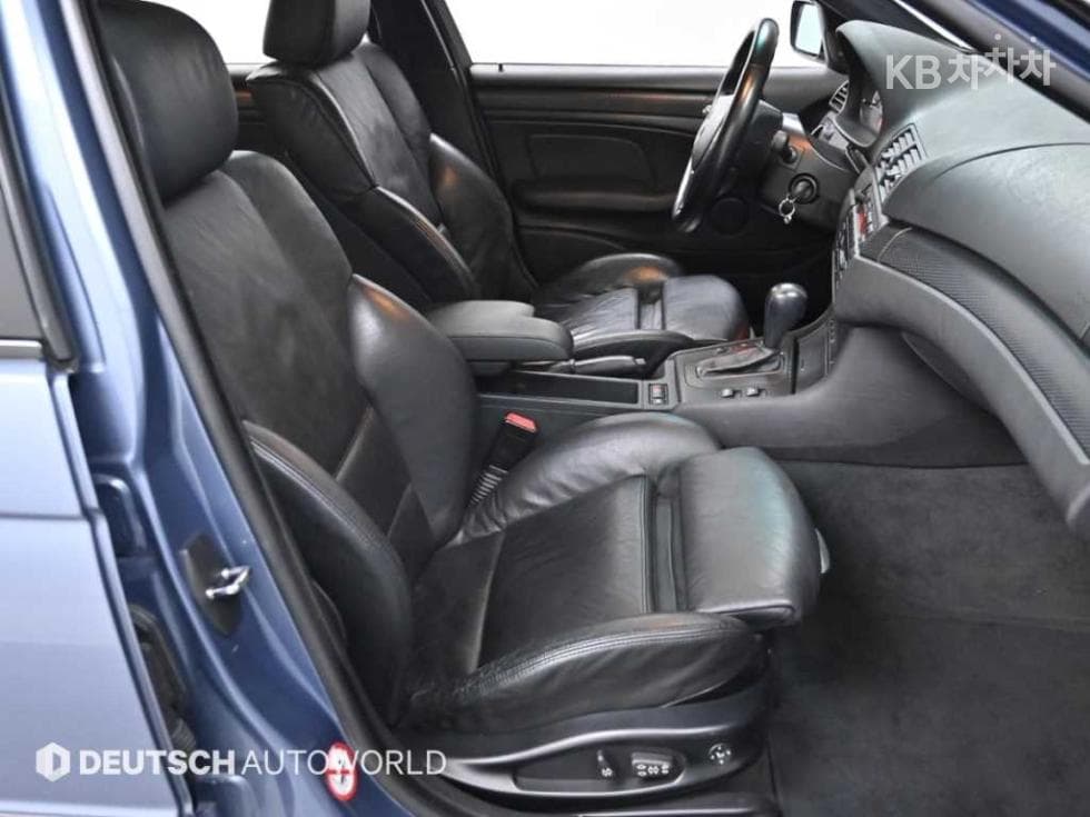 BMW 3 Series330i - 10