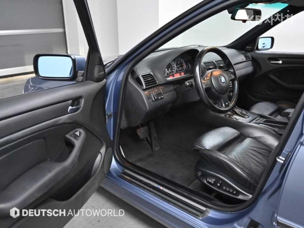 BMW 3 Series330i - 11