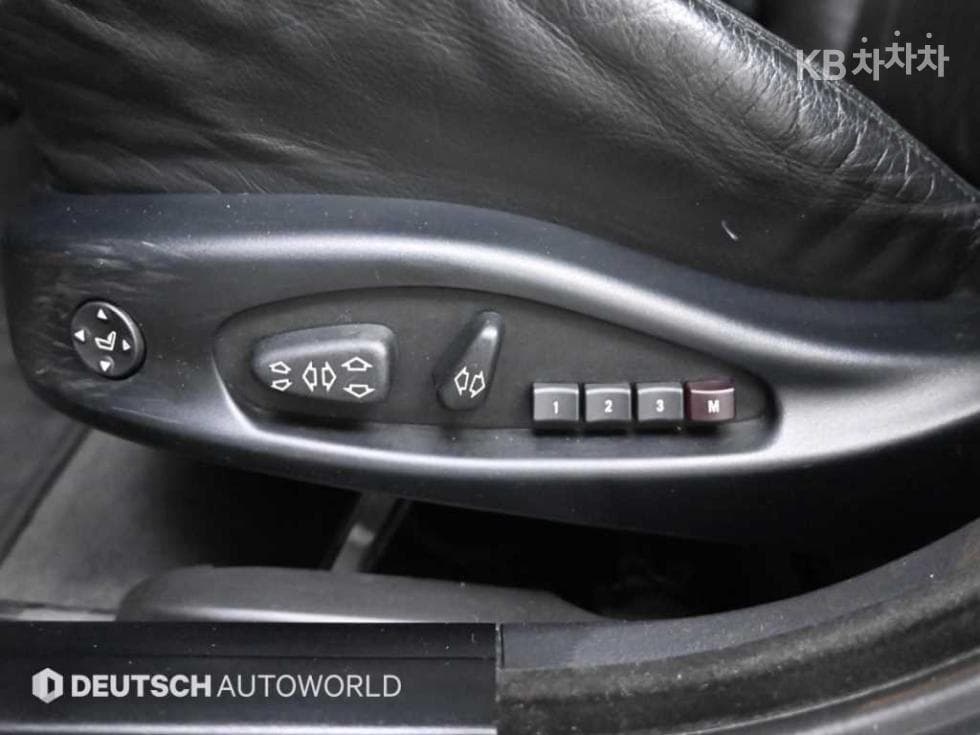 BMW 3 Series330i - 16