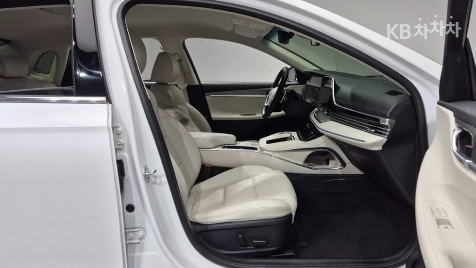 Хюндай The New (фейслифт) Grandeur (Azera)2.5 Le Blanc - 12