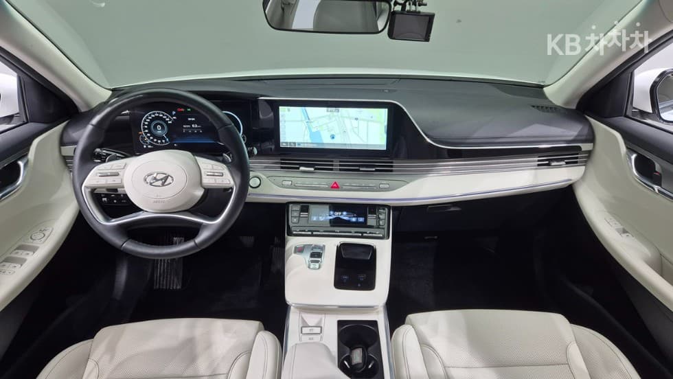 Хюндай The New (фейслифт) Grandeur (Azera)2.5 Le Blanc - 13