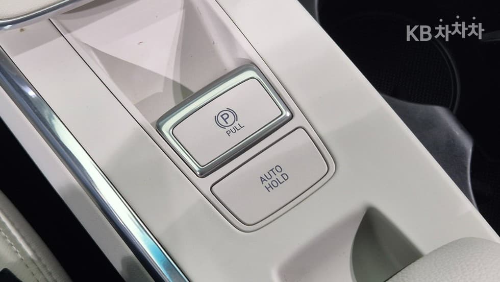 Хюндай The New (фейслифт) Grandeur (Azera)2.5 Le Blanc - 19