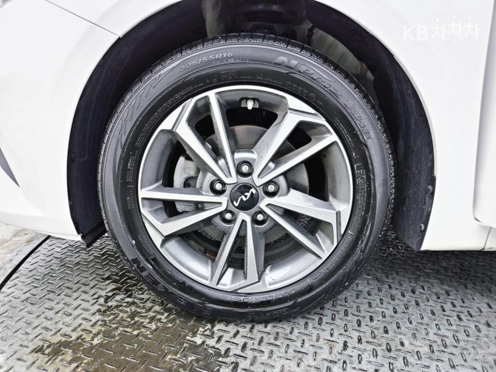 Kia The New (facelift) K31.6 Gasoline Prestige Standard - 17