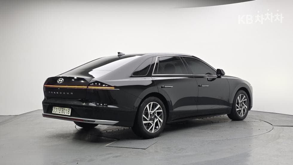 Hyundai The All New Grandeur (Azera)2.5L gasoline 2WD Exclusive - 2