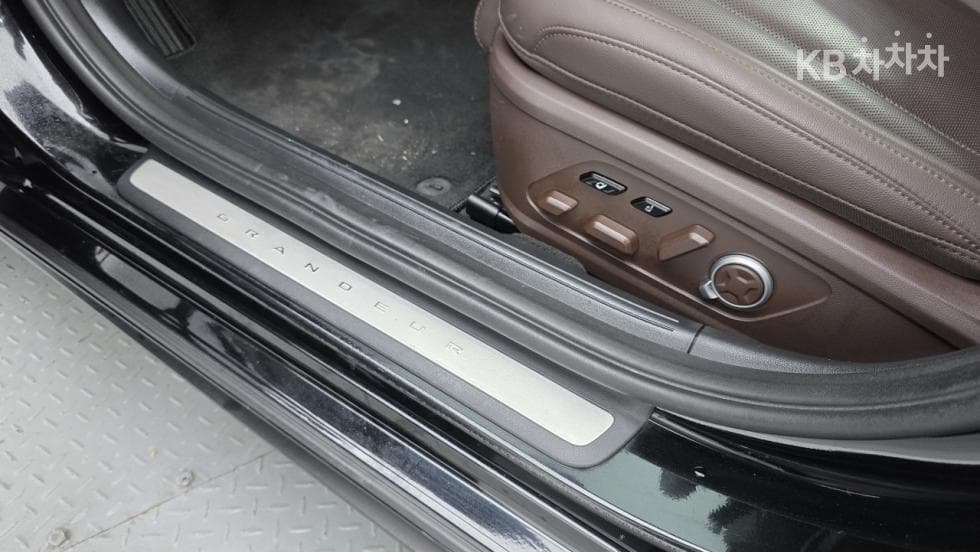 Hyundai The All New Grandeur (Azera)2.5L gasoline 2WD Exclusive - 15