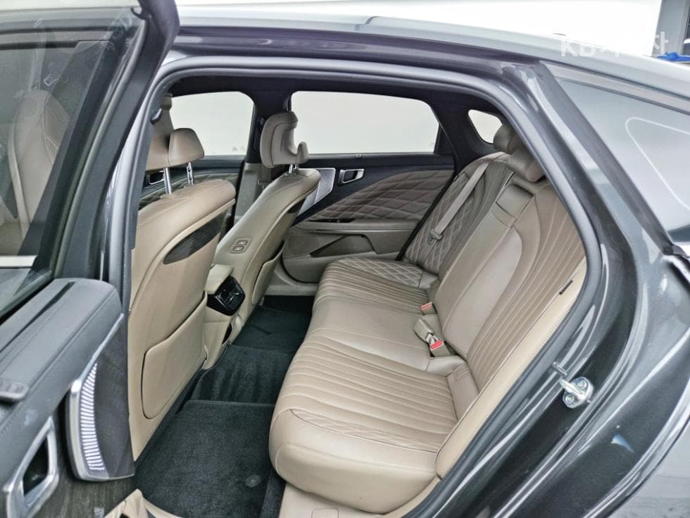 Kia K82.5L gasoline Signature - 6