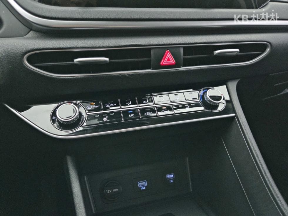 Hyundai Sonata (DN8)2.0 LPG Rental car Style - 12