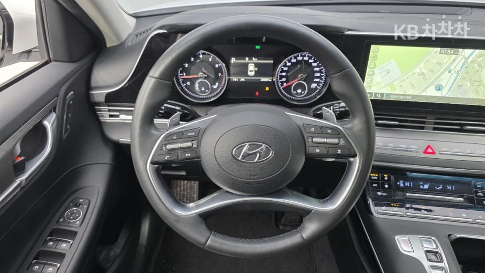 Hyundai The New (facelift) Grandeur (Azera)3.3 Exclusive - 11