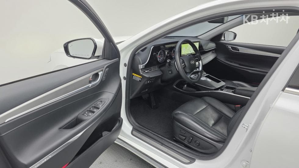 Hyundai The New (facelift) Grandeur (Azera)3.3 Exclusive - 13