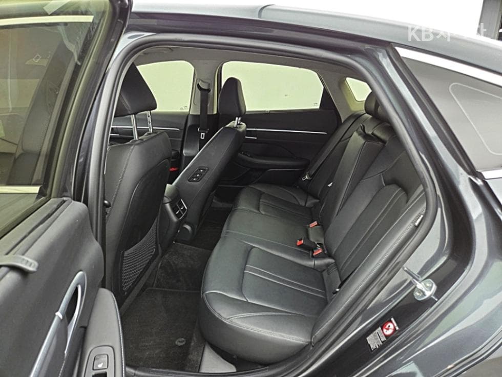 Hyundai Sonata (DN8)2.0 Premium Plus - 12