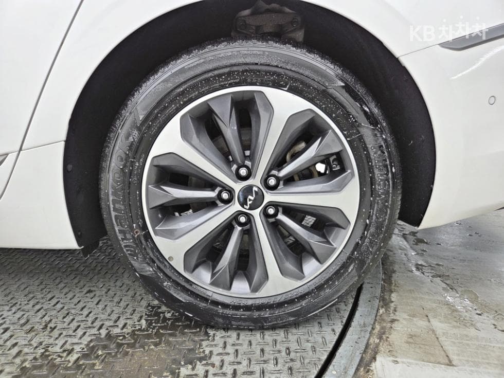 Kia K8 Hybrid1.6 Turbo Noblesse - 22