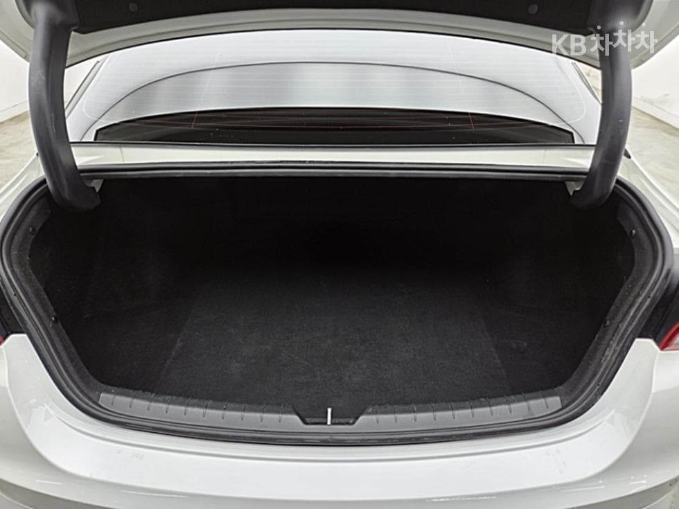 Kia K5 3rd Gen2.0 Gasoline Prestige - 10